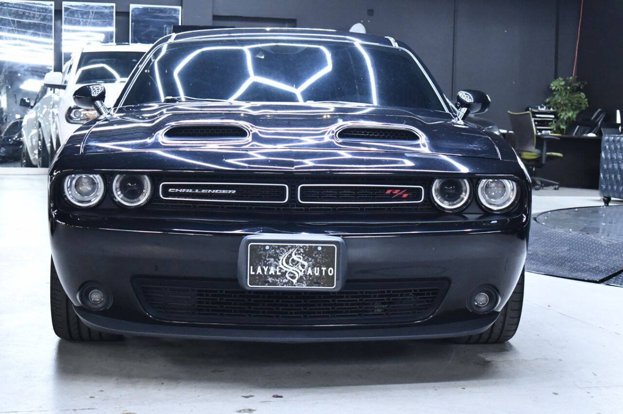 Used 2018 Dodge Challenger R/T w/ Driver Convenience Group RWD image 5