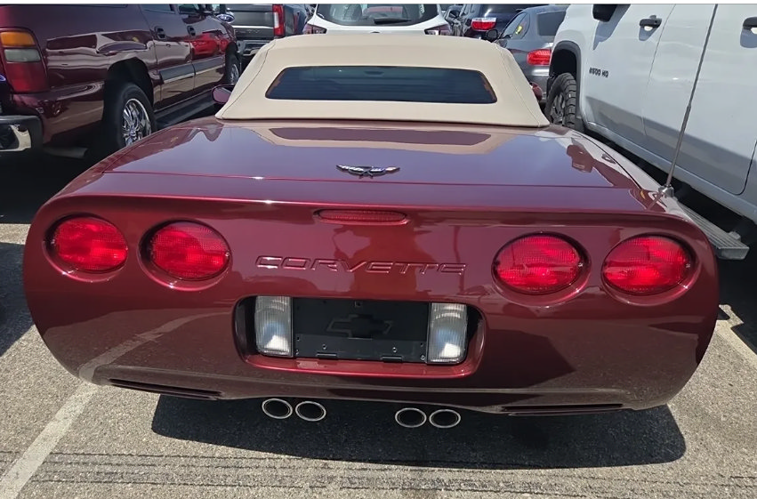 Used 2003 Chevrolet Corvette Convertible w/ Preferred Equipment Group1 RWD image 4