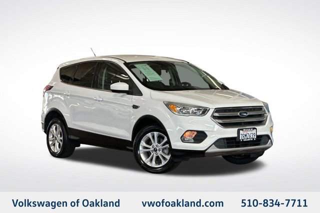 Used 2017 Ford Escape SE image 1
