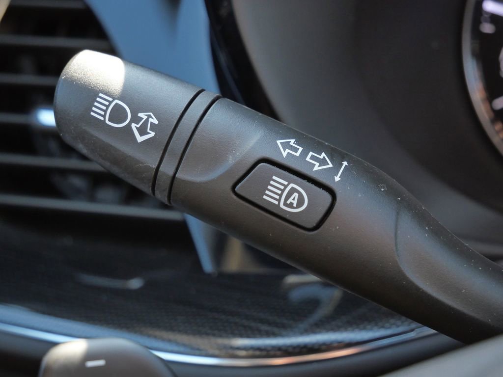 Used 2022 Buick Envision Essence w/ Technology Package I image 48