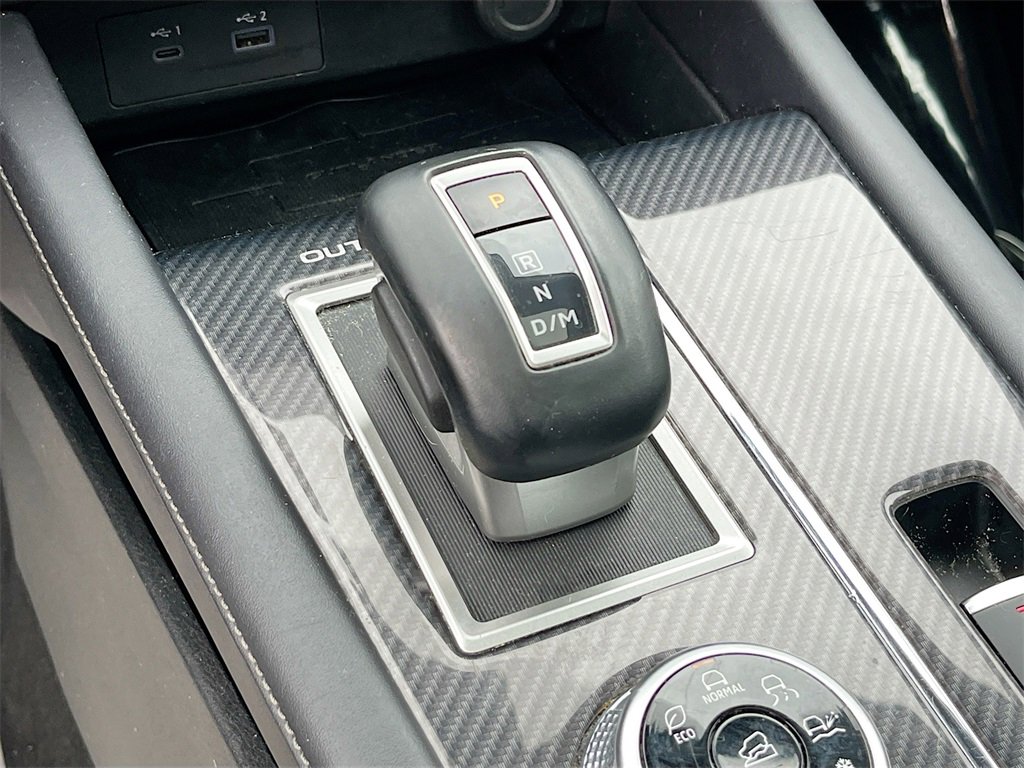 Used 2023 Mitsubishi Outlander SE image 15