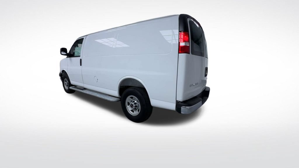 Used 2025 GMC Savana 2500 w/ Driver Convenience Package RWD image 6