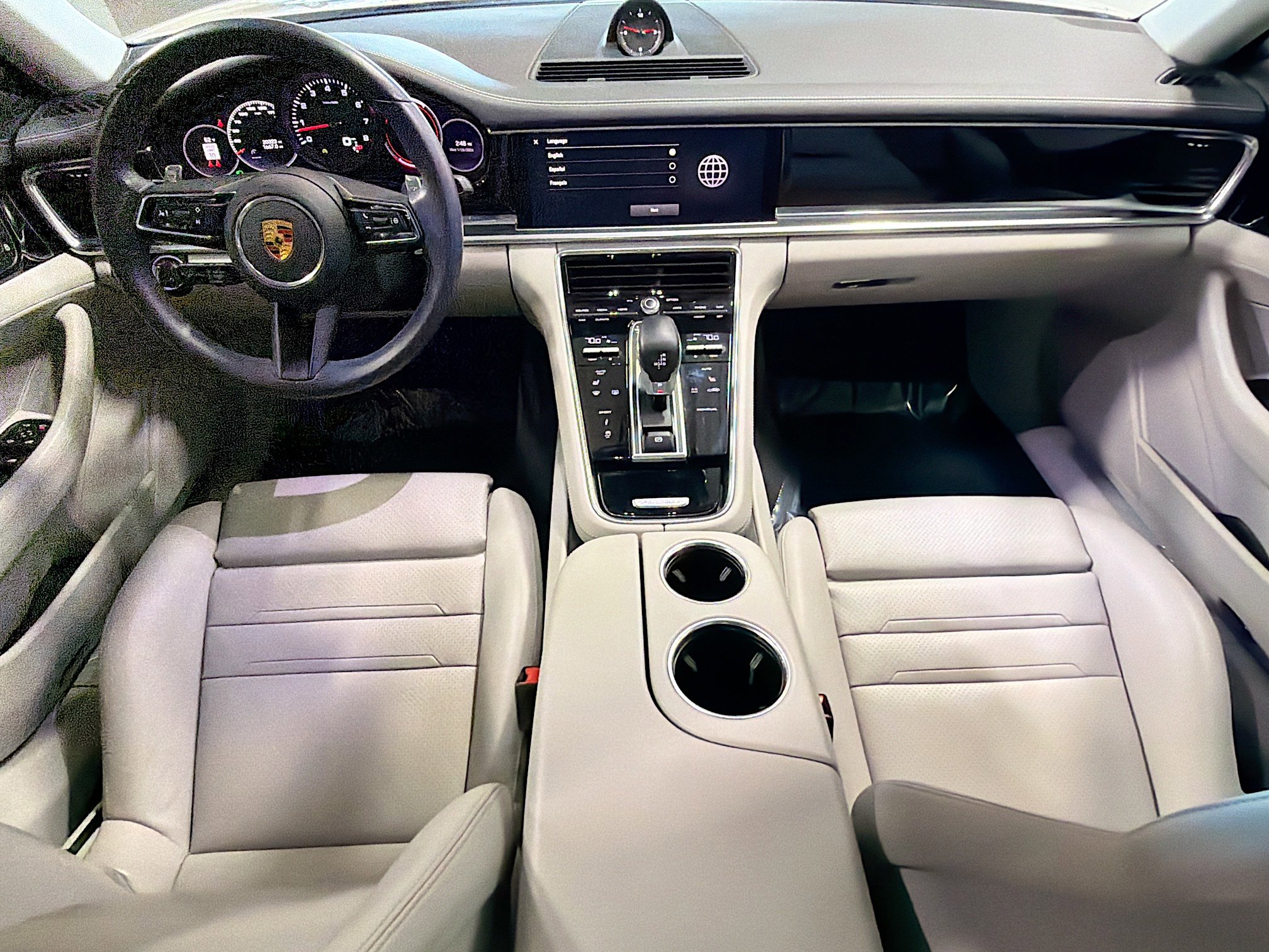 Used 2023 Porsche Panamera image 16