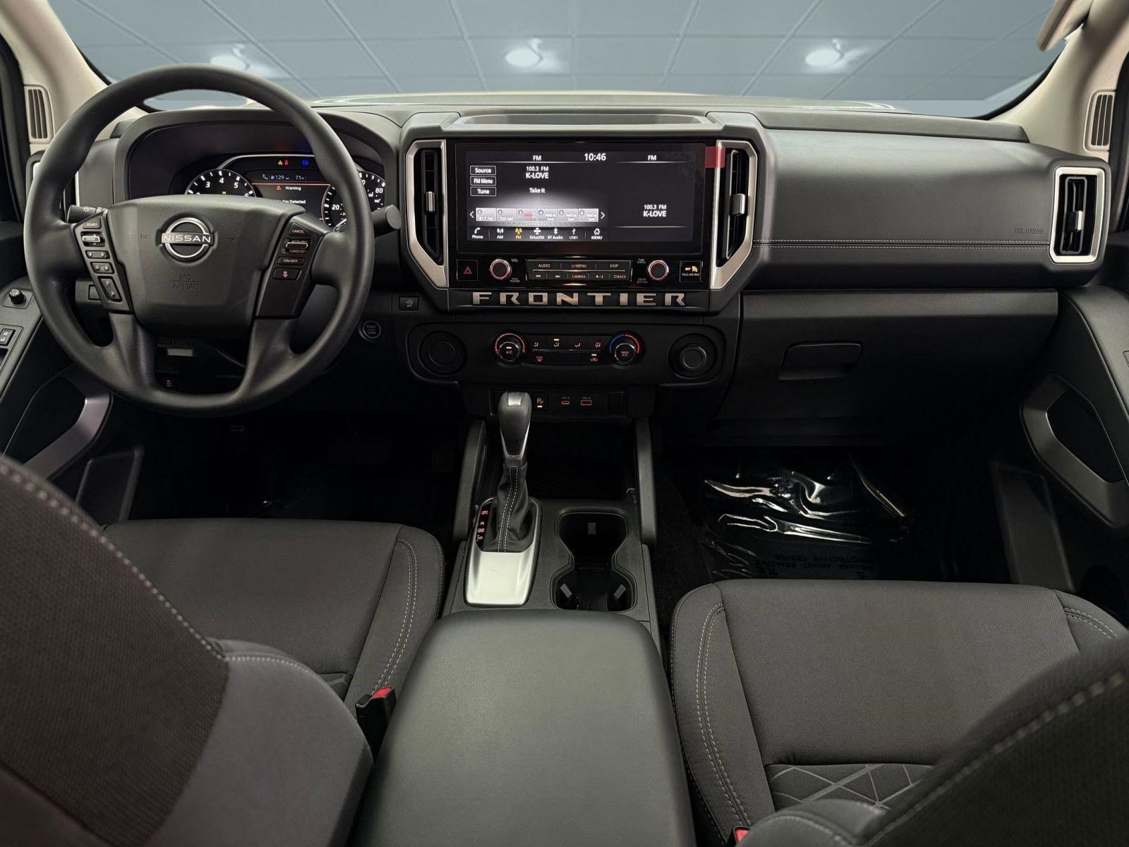Used 2025 Nissan Frontier SV image 13