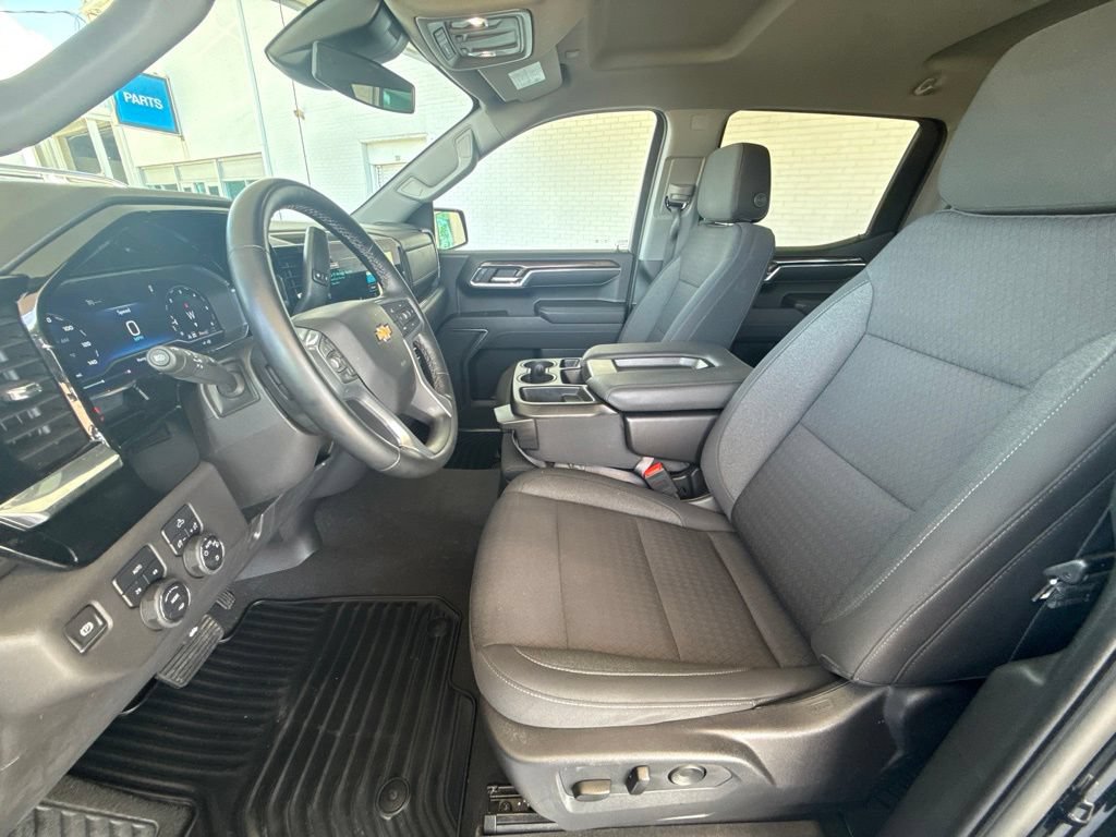 Used 2024 Chevrolet Silverado 1500 LT AWD/4WD image 30