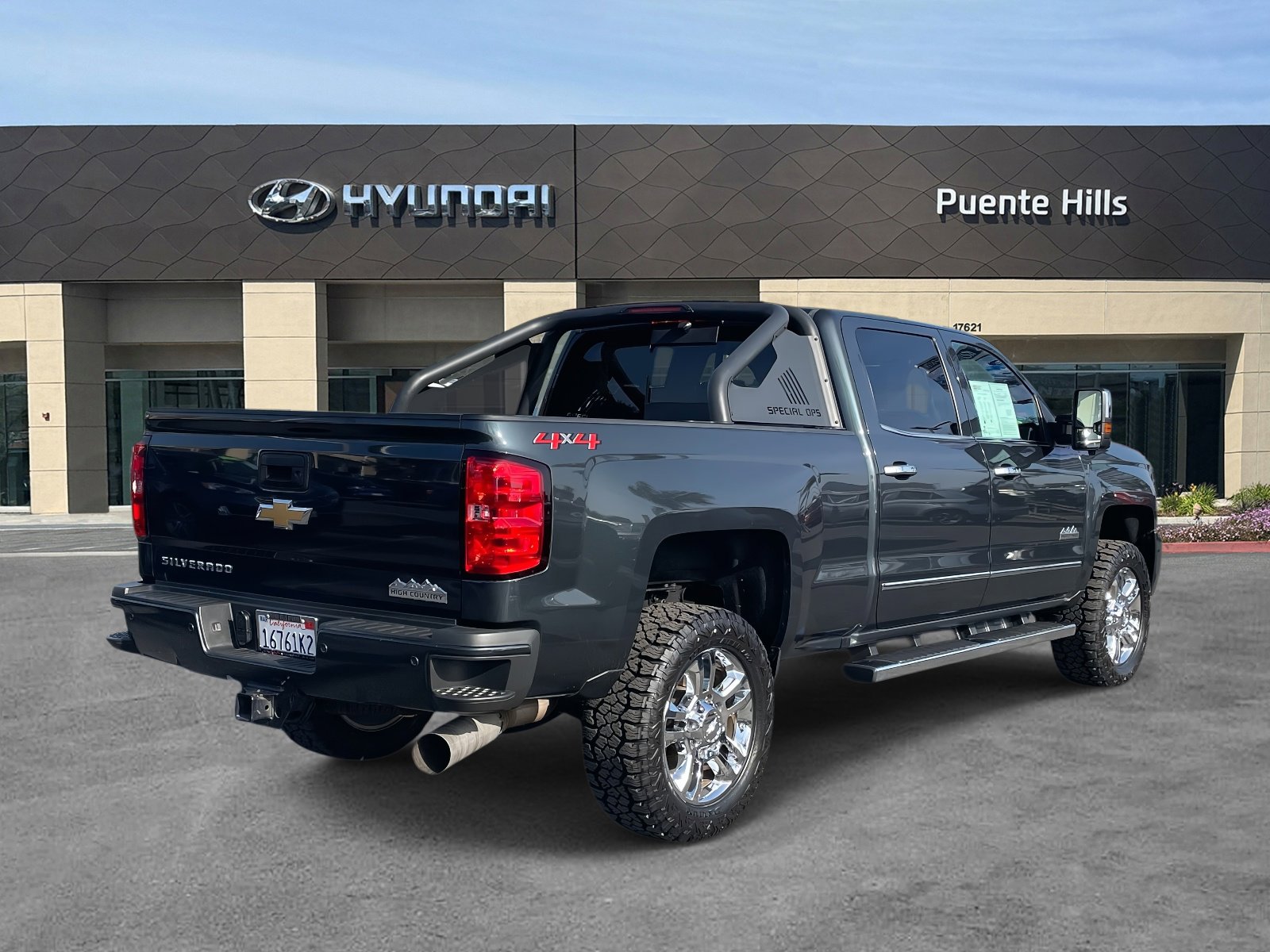 Used 2018 Chevrolet Silverado 2500 High Country w/ Duramax Plus Package image 4