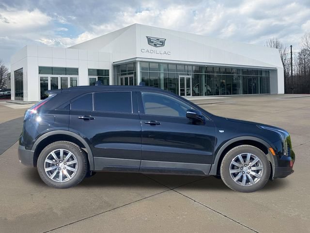 Used 2022 Cadillac XT4 Sport w/ Enhanced Visibility Package AWD/4WD image 2