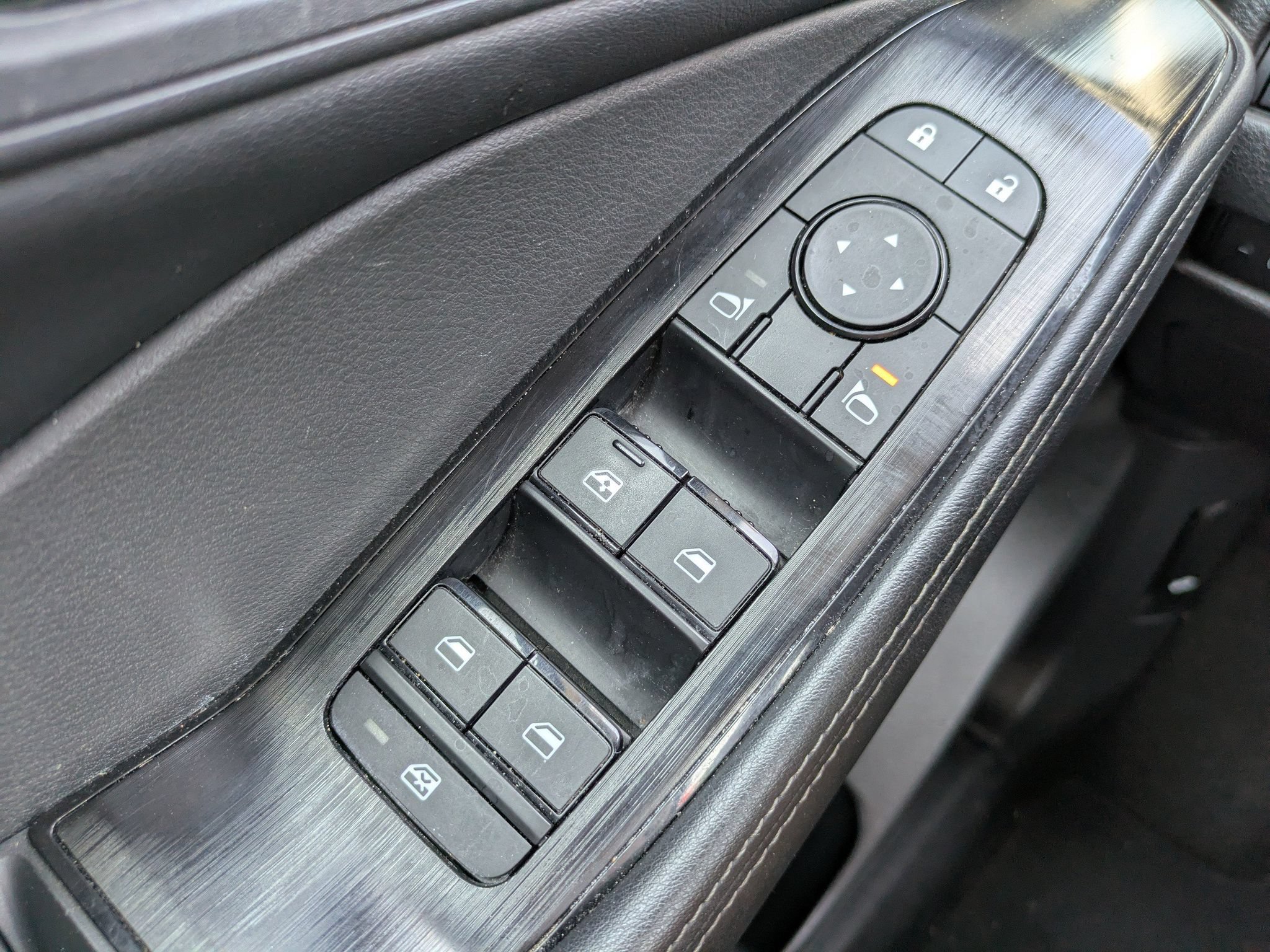 Certified 2026 Nissan Rogue SV AWD/4WD image 23