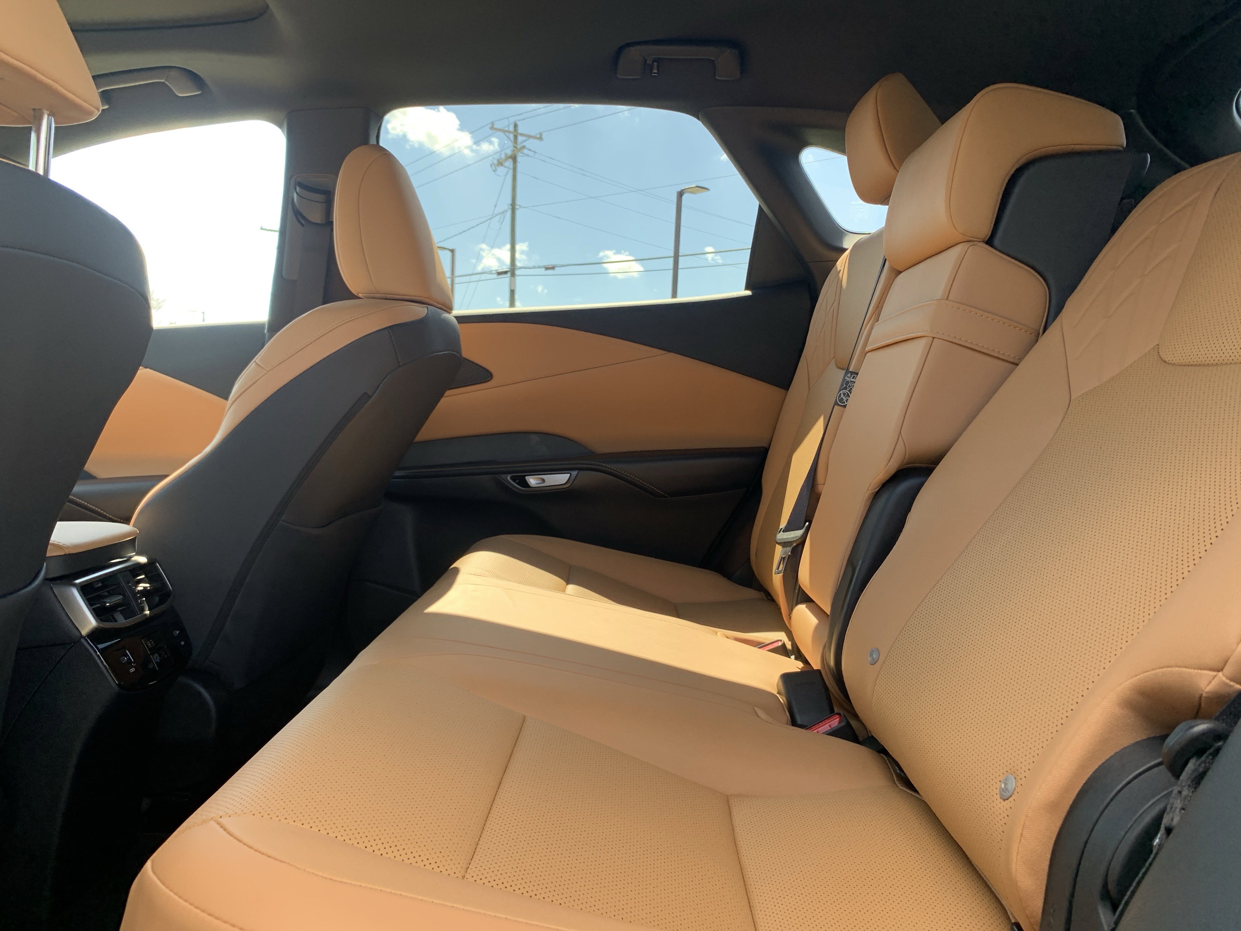 Certified 2025 Lexus RX 350 Premium w/ Accessory Package (Z1) image 32