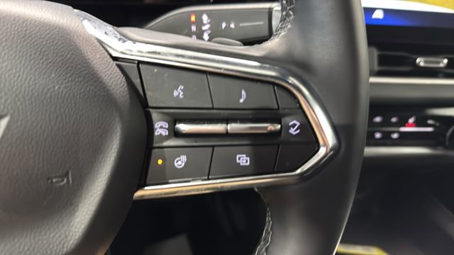 Used 2025 Chevrolet Equinox LT image 33