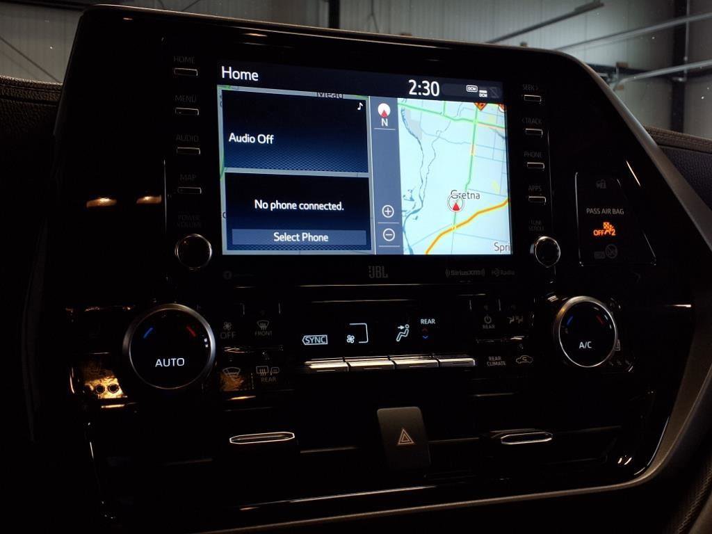 Used 2020 Toyota Highlander Limited image 24