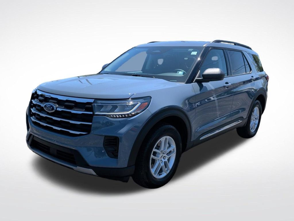 Used 2025 Ford Explorer Active AWD/4WD image 3