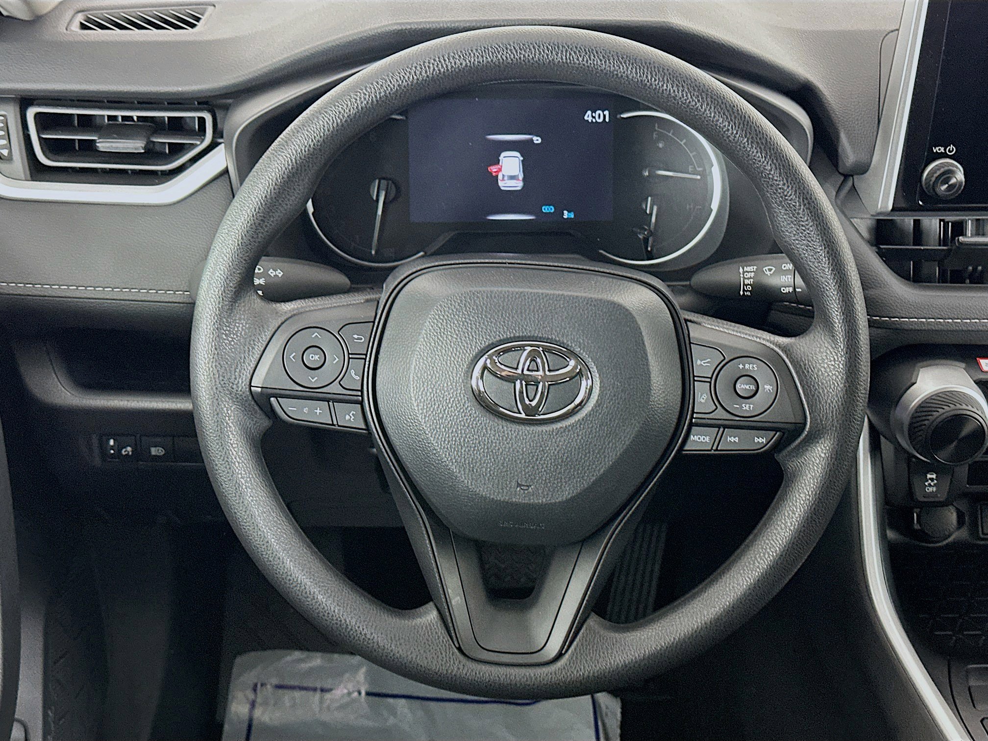 Used 2025 Toyota RAV4 LE image 18