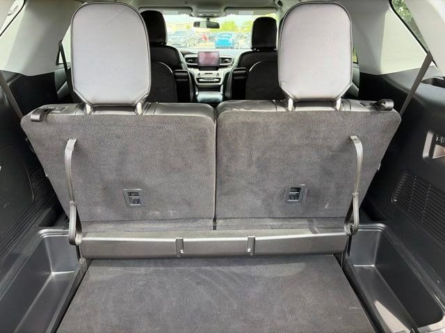 Used 2022 Ford Explorer XLT w/ Equipment Group 202A AWD/4WD image 36