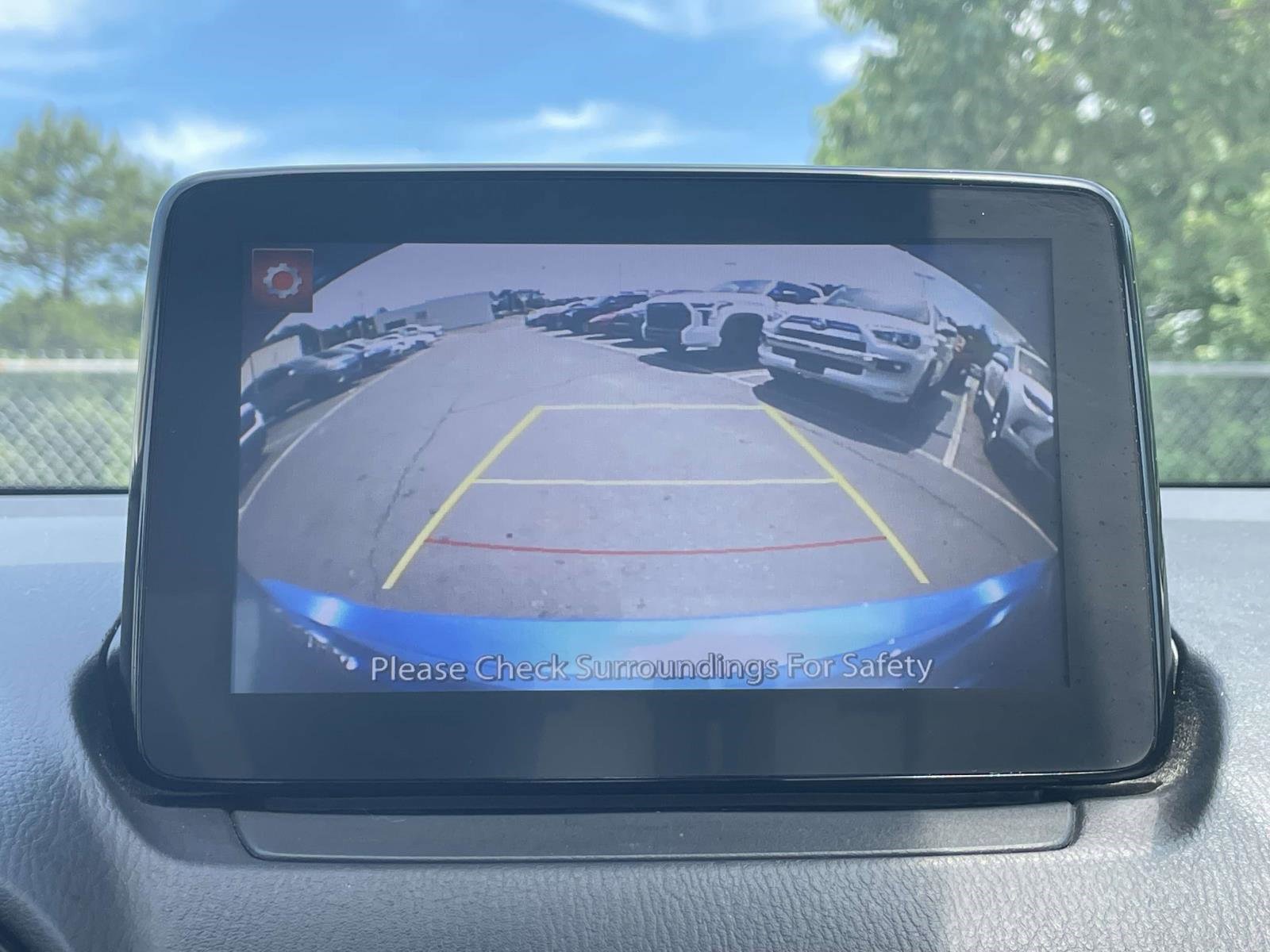 Used 2019 Toyota Yaris L FWD image 27