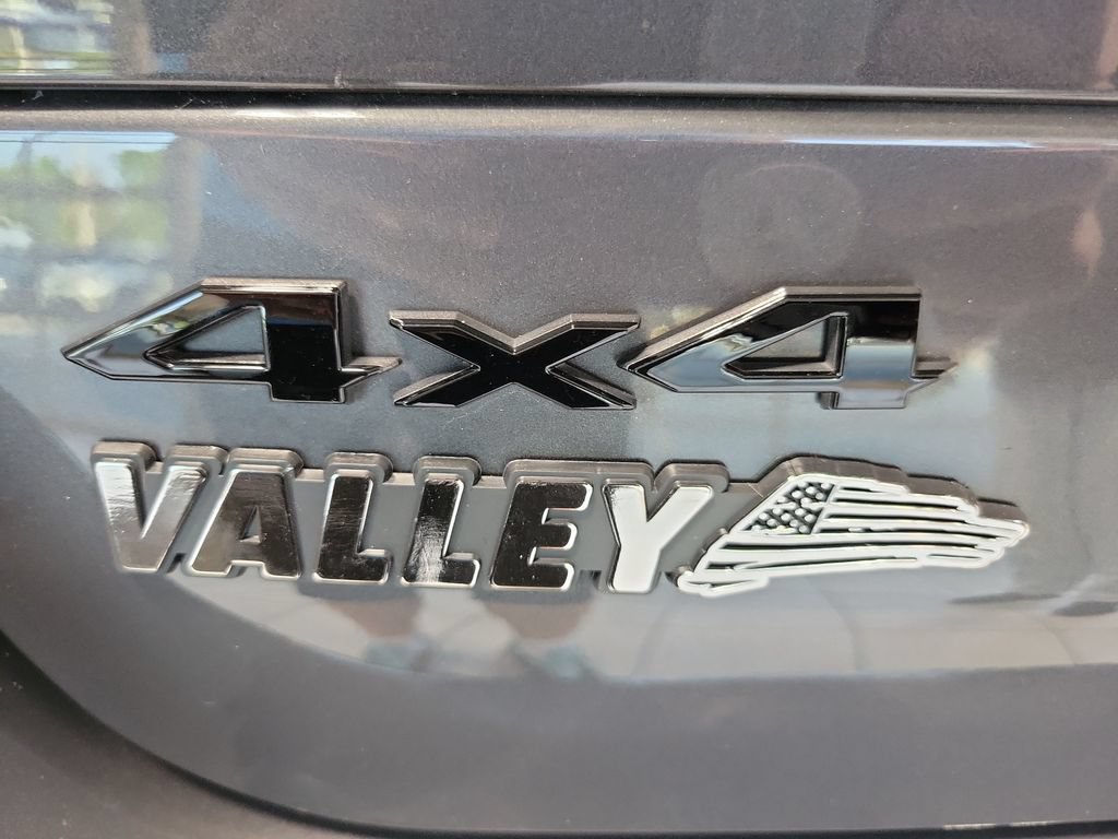 Used 2024 Jeep Grand Cherokee L Altitude AWD/4WD image 13