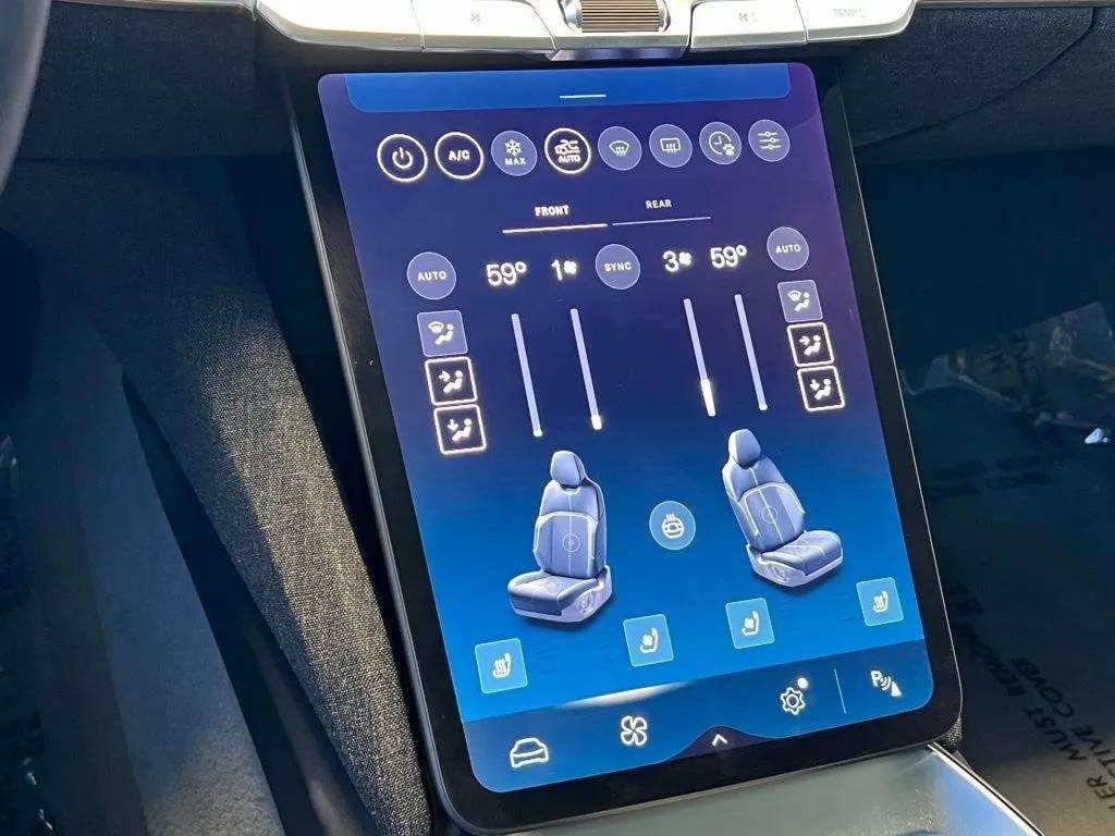 Used 2022 Lucid Air Grand Touring image 34