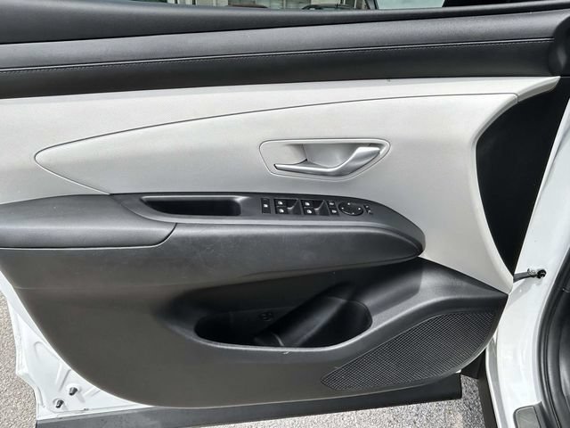 Certified 2025 Hyundai Tucson SE FWD image 12