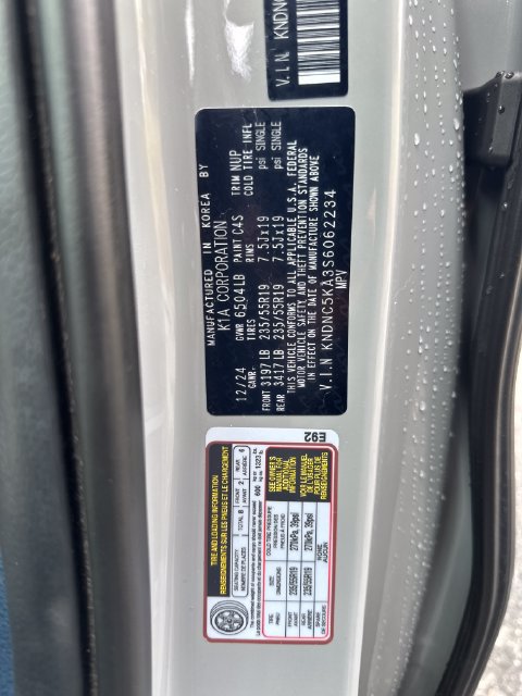 Used 2025 Kia Carnival EX FWD image 27