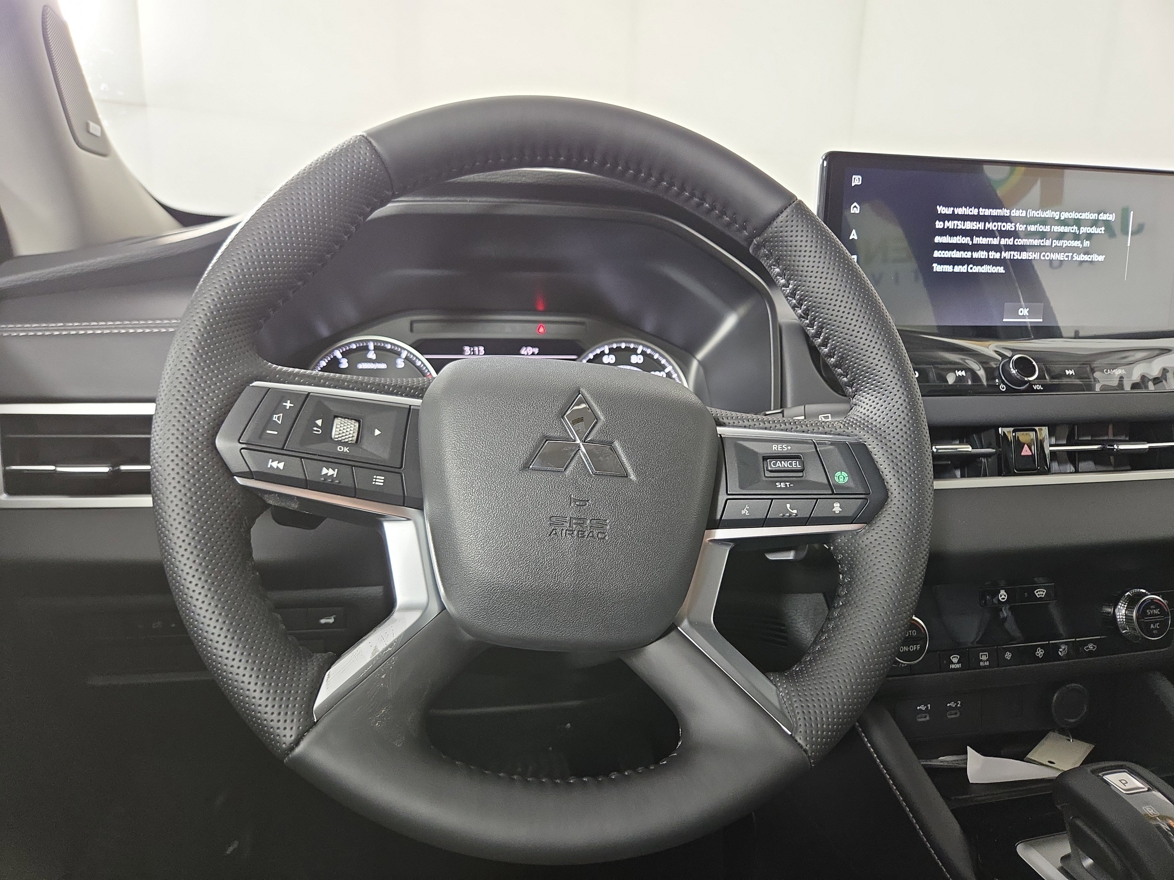 New 2026 Mitsubishi Outlander SE image 14