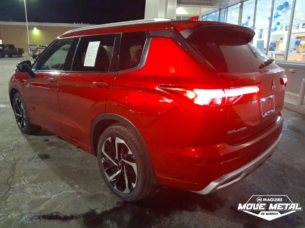 Used 2023 Mitsubishi Outlander SEL 40th Anniversary image 3