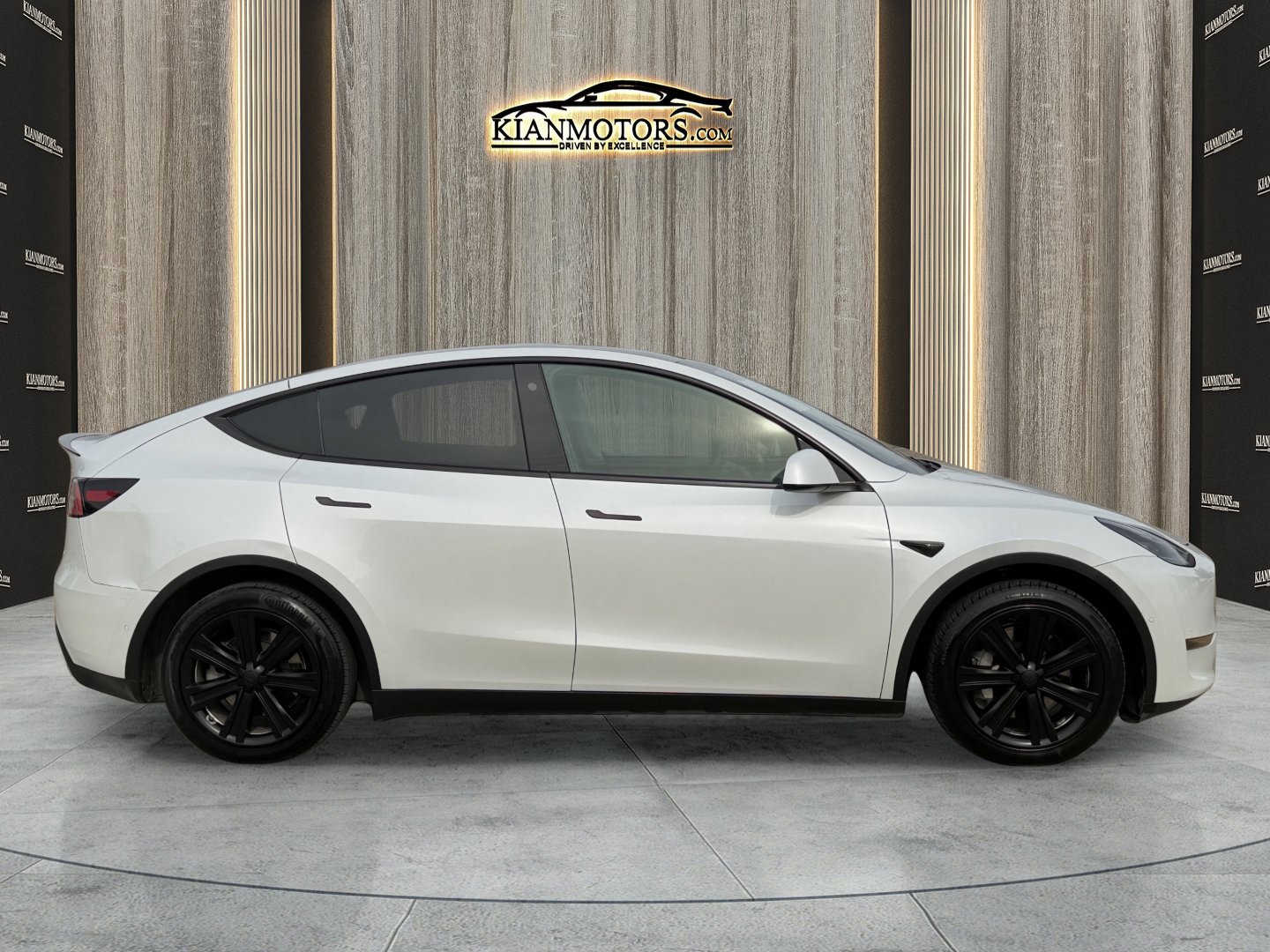Used 2021 Tesla Model Y Long Range image 12