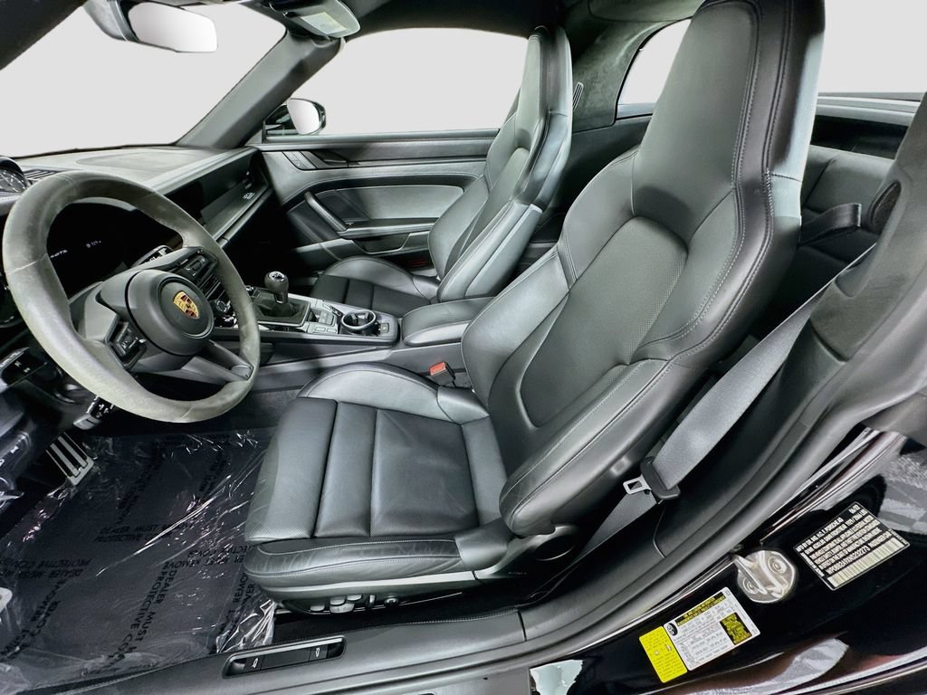Certified 2022 Porsche 911 Targa 4 GTS AWD/4WD image 5