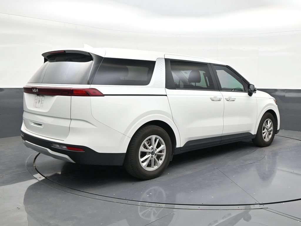 Used 2024 Kia Carnival LX FWD image 5