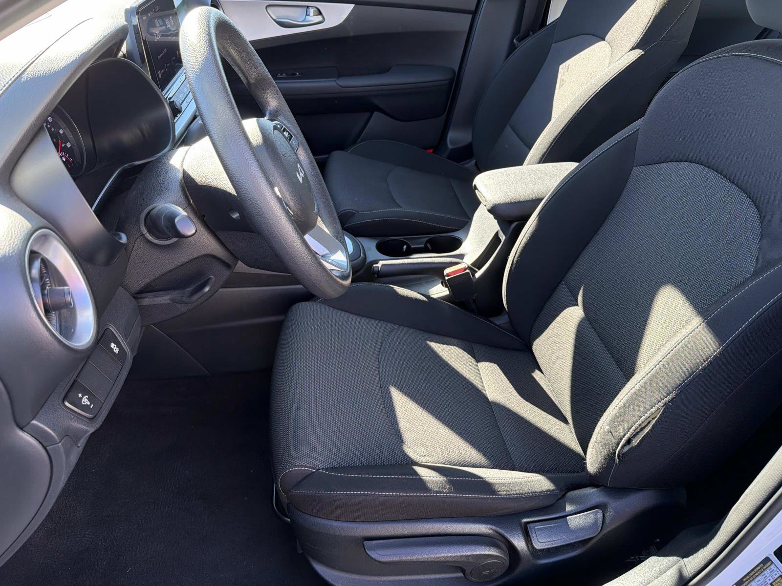 Used 2024 Kia Forte LXS image 17