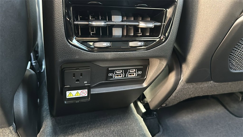 New 2025 Jeep Grand Cherokee Laredo X w/ Luxury Tech Group I image 27