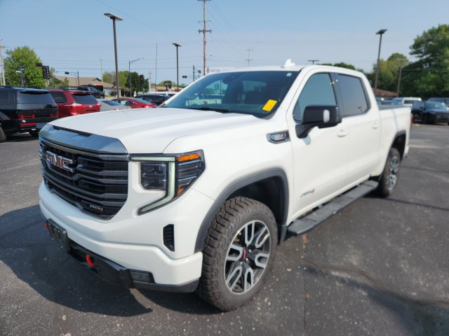 Used 2022 GMC Sierra 1500 AT4 w/ AT4 Preferred Package AWD/4WD image 3