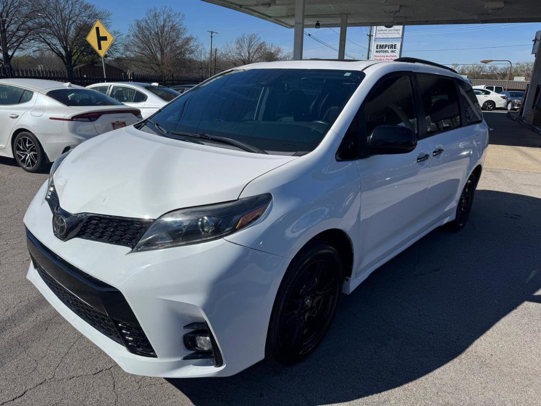Used 2020 Toyota Sienna SE Premium w/ Nightshade Edition