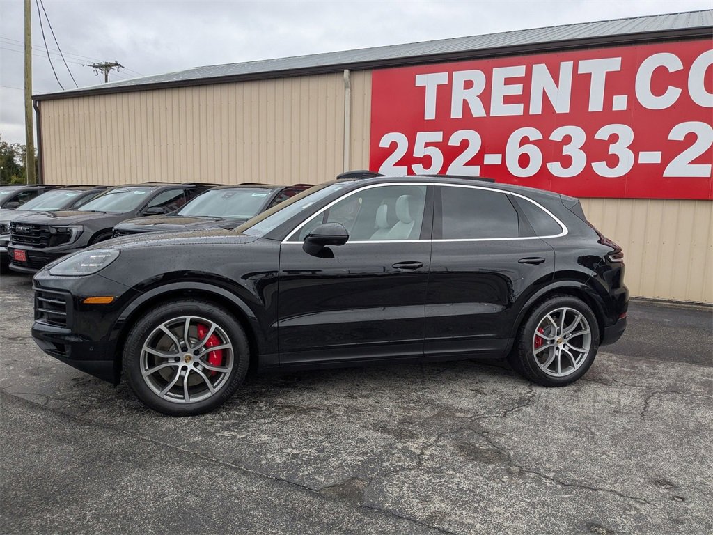 Used 2024 Porsche Cayenne S image 3