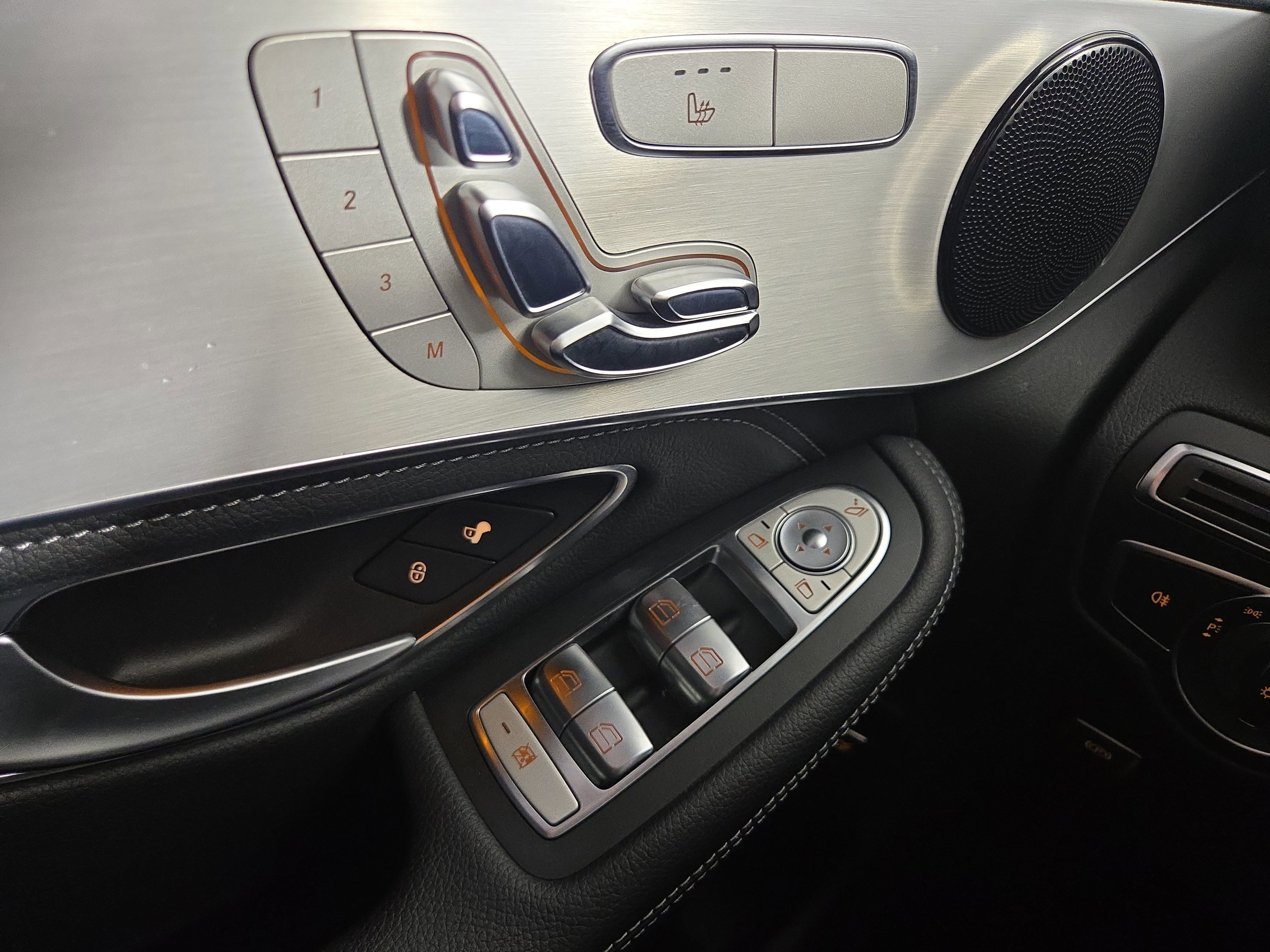 Used 2017 Mercedes-Benz GLC 300 4MATIC image 28