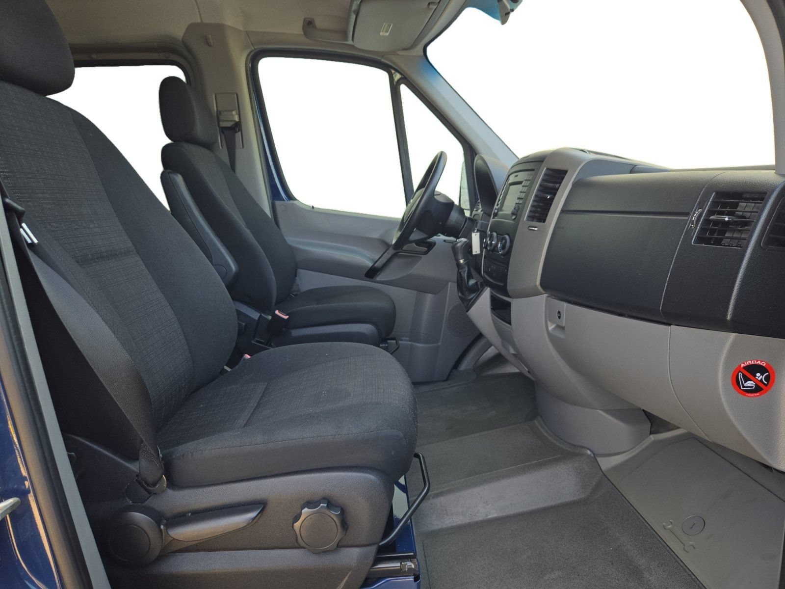 Used 2016 Mercedes-Benz Sprinter 2500 image 23
