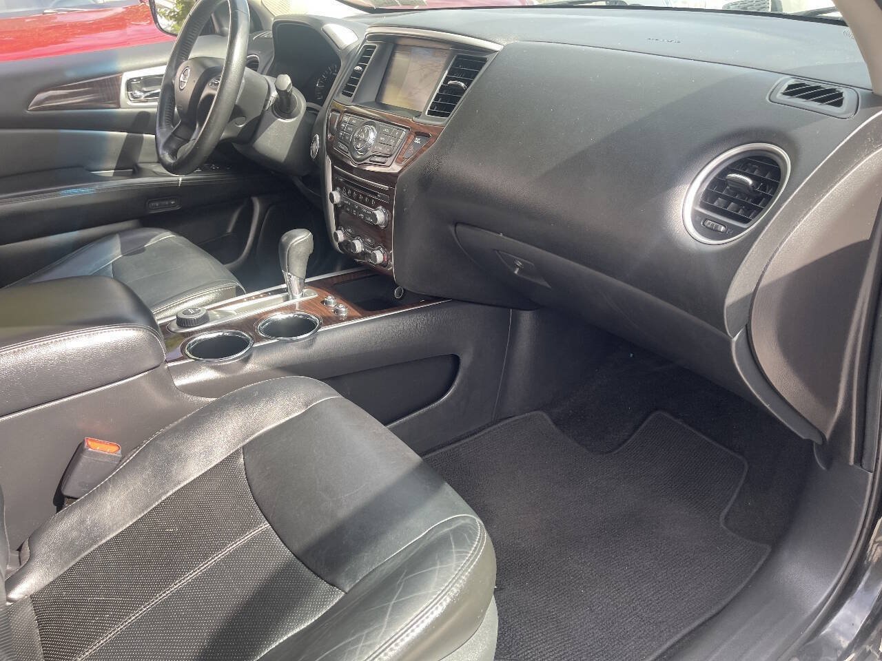 Used 2014 Nissan Pathfinder Platinum w/ Platinum Premium Package AWD/4WD image 33