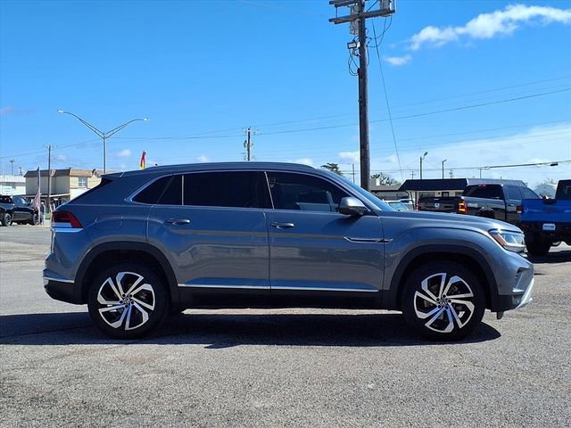 Used 2020 Volkswagen Atlas Cross Sport SEL Premium image 2