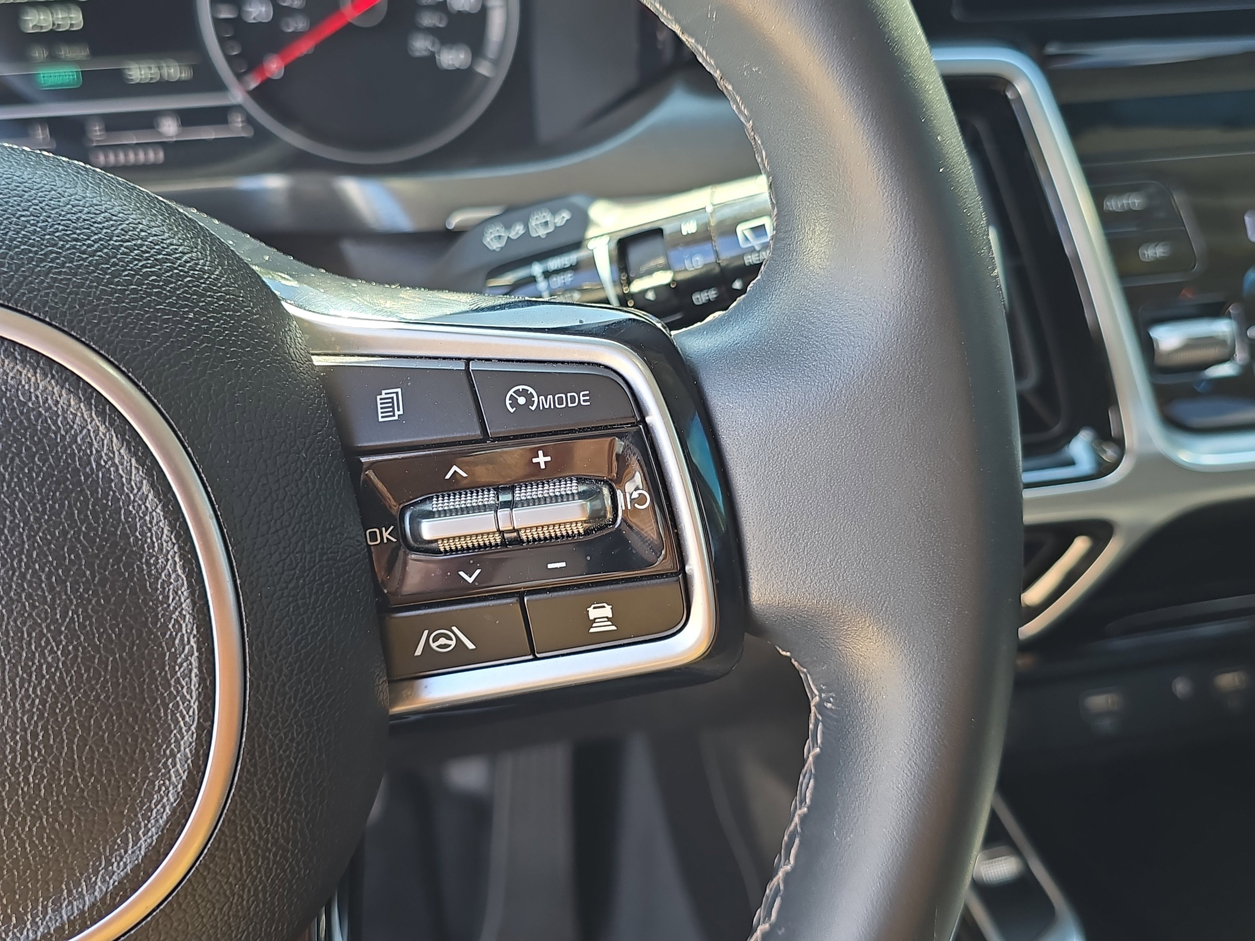 Certified 2022 Kia Sorento SX AWD/4WD image 34