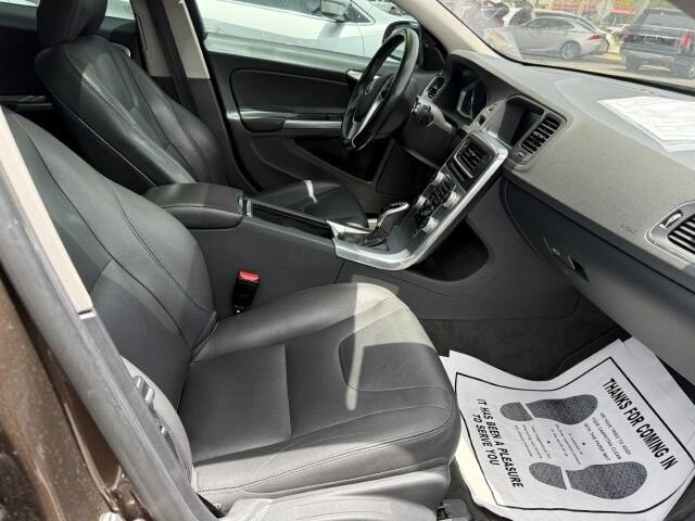 Used 2018 Volvo V60 T5 Cross Country AWD/4WD image 11