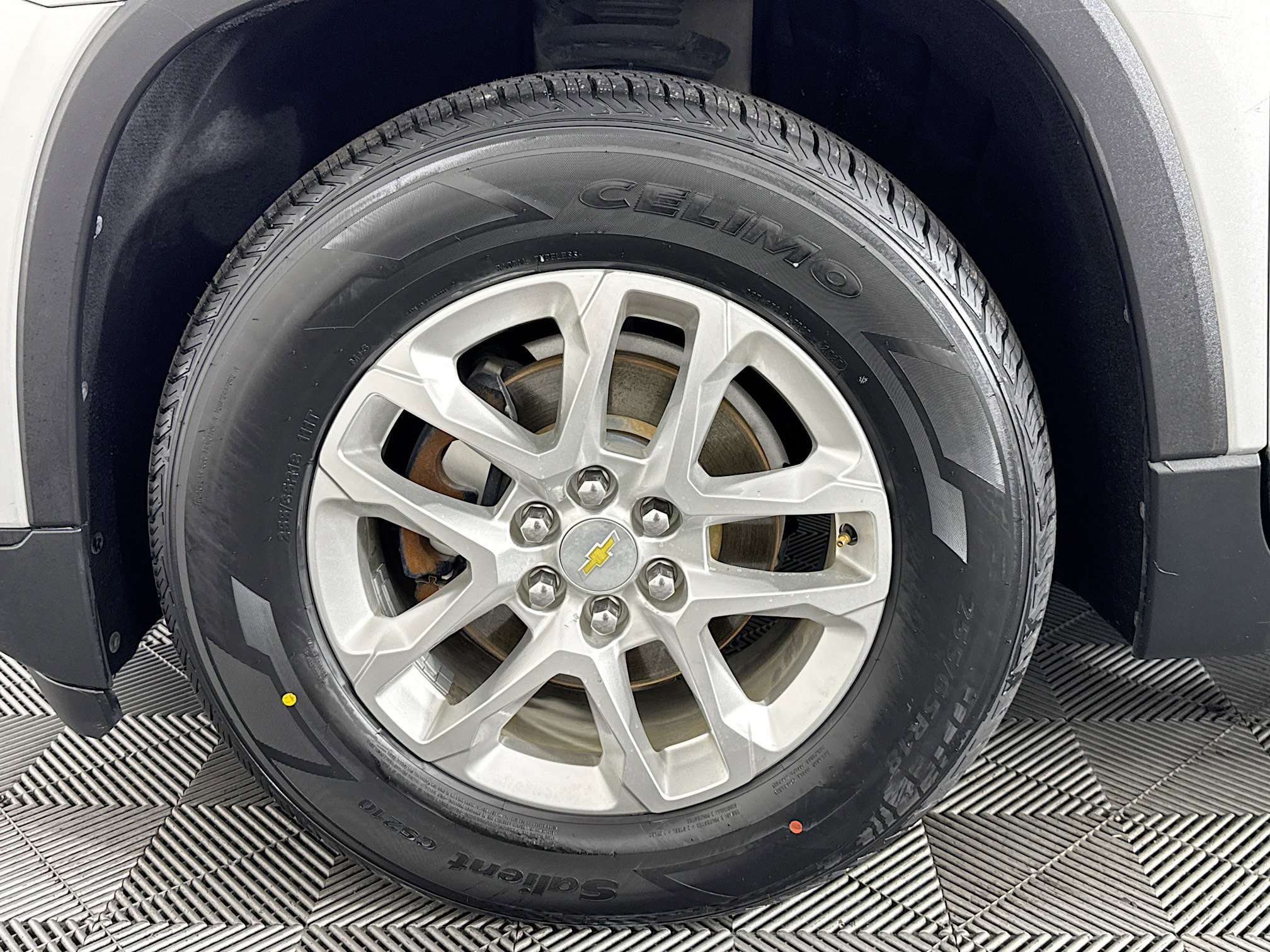 Used 2020 Chevrolet Traverse LS image 37