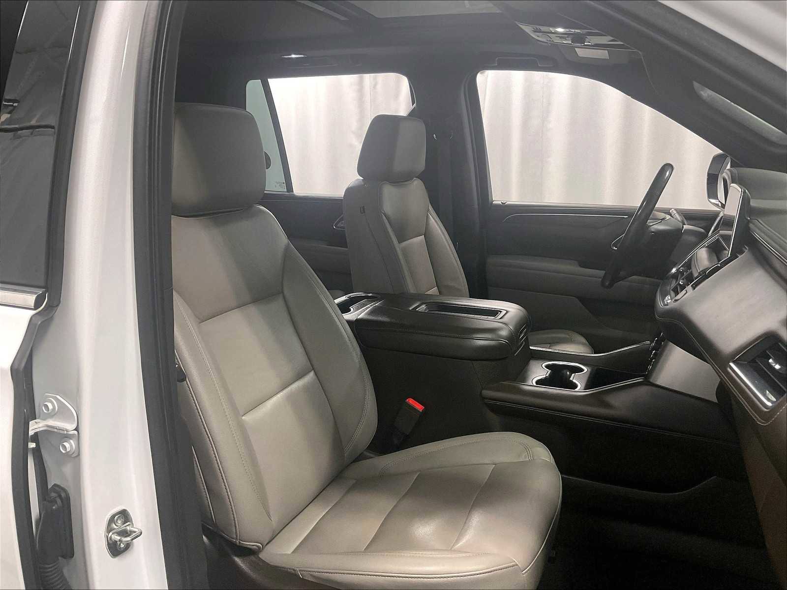 Used 2021 Chevrolet Tahoe LT w/ LT Signature Package image 11