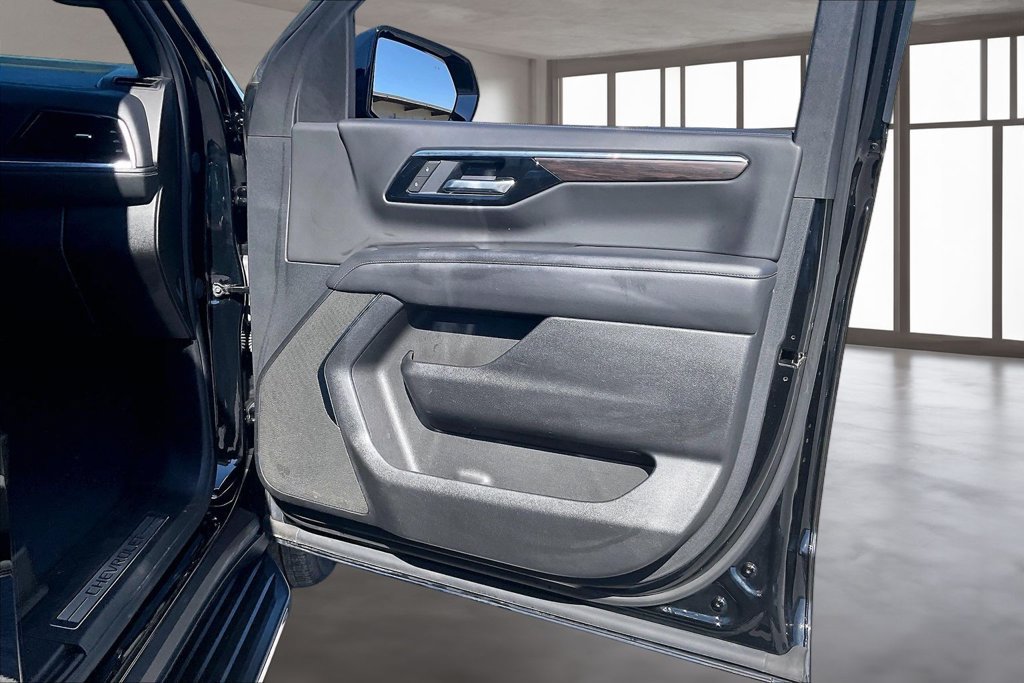 Used 2025 Chevrolet Tahoe LT AWD/4WD image 28