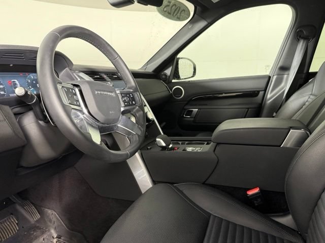 Used 2025 Land Rover Discovery S AWD/4WD image 6