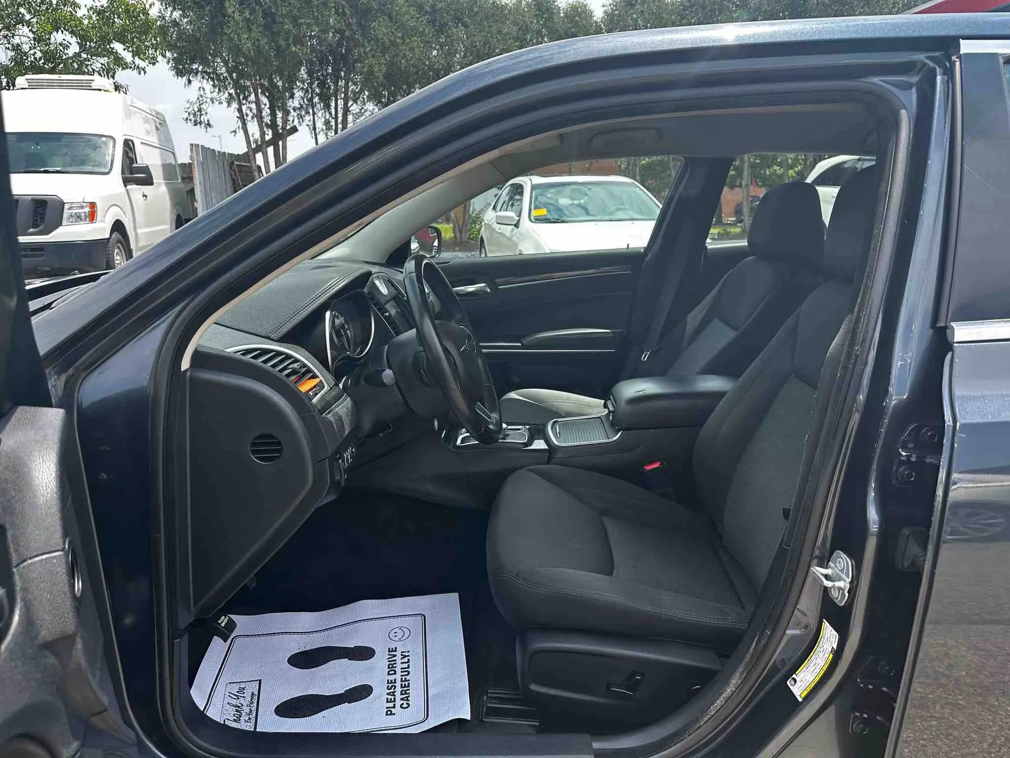 Used 2018 Chrysler 300 Touring w/ Driver Convenience Group image 22