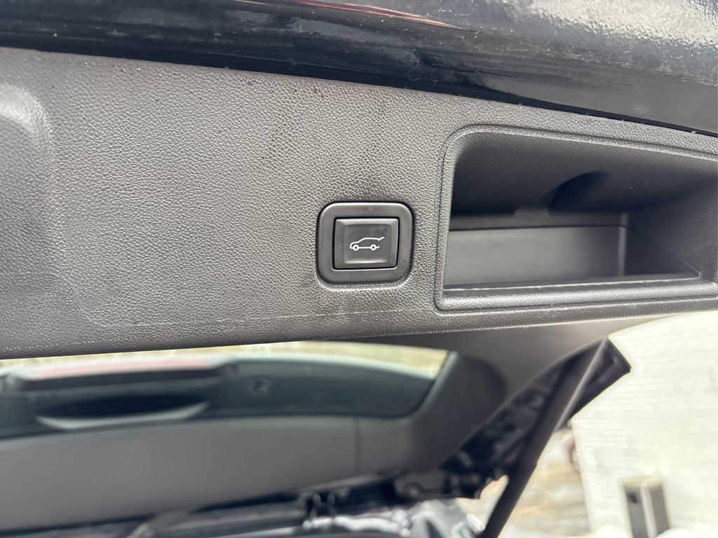 Used 2024 GMC Terrain Denali image 14