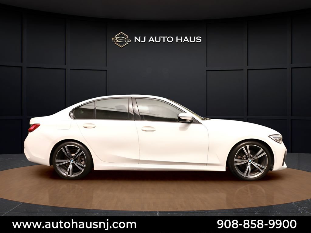 Used 2020 BMW 330i Sedan w/ M Sport Package RWD image 18