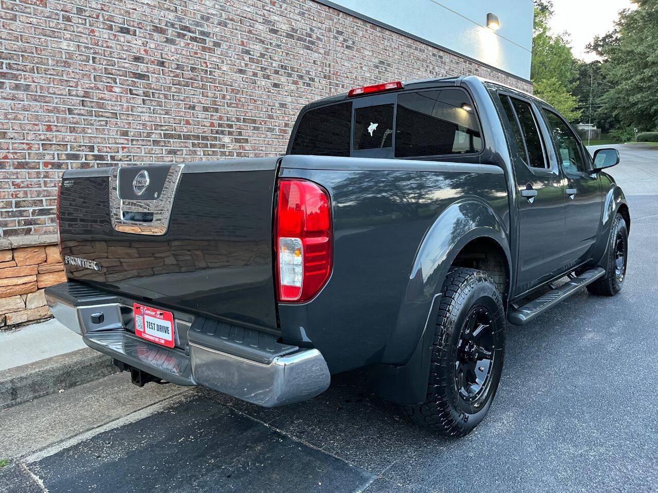 Used 2014 Nissan Frontier SV RWD image 5