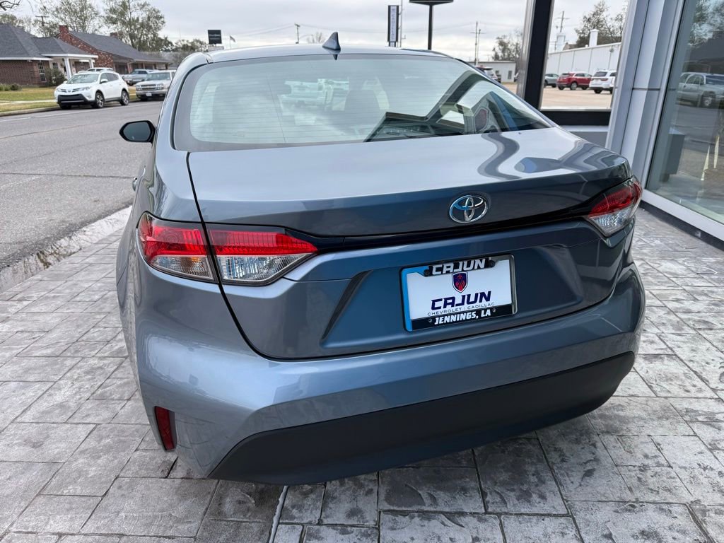 Used 2023 Toyota Corolla LE image 3
