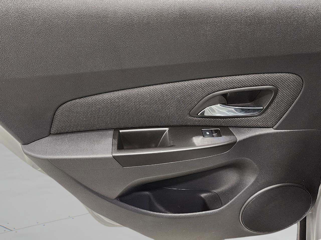 Used 2014 Chevrolet Cruze LT image 23