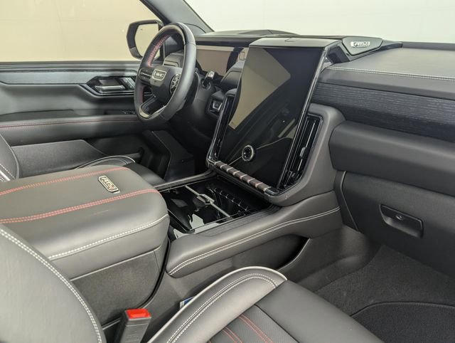 Used 2025 GMC Yukon AT4 Ultimate image 31